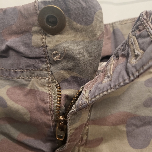 Capris - Picture 4 of 4